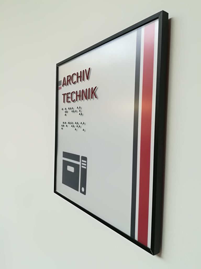 Alpine Industries Türschild Mit Braille – Selbstklebend, 15,2 X 22,9 Cm, Schwarz/weiß, Barrierefrei & Robust